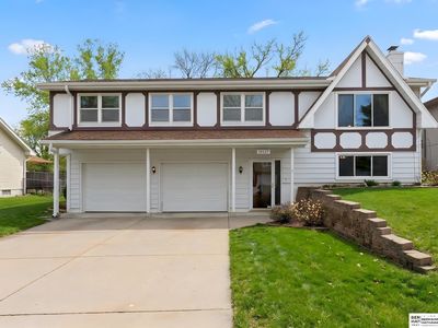 10527 M St, Omaha, NE, 68127