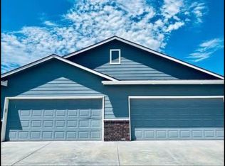 1345 N Azena St, Andover, KS 67002