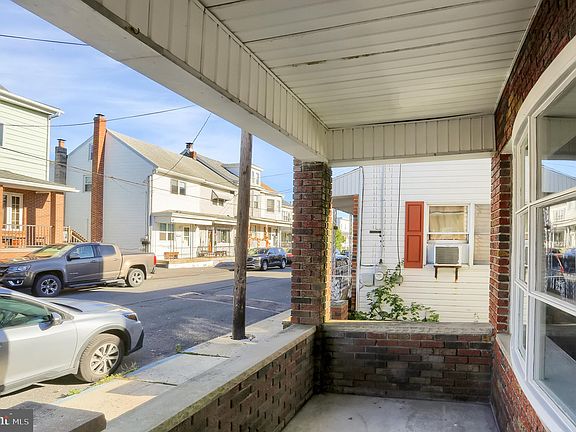 4th image of 158 N Railroad Ave