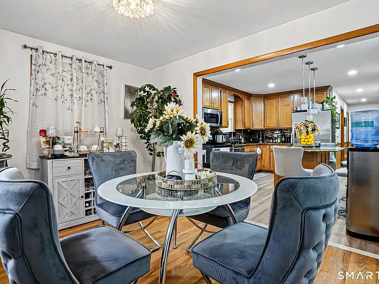 7 Newport Dr — Photo 8