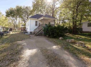 1319 Pierre St, Manhattan, KS 66502