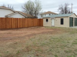 221 E Cypress St, Altus, OK 73521