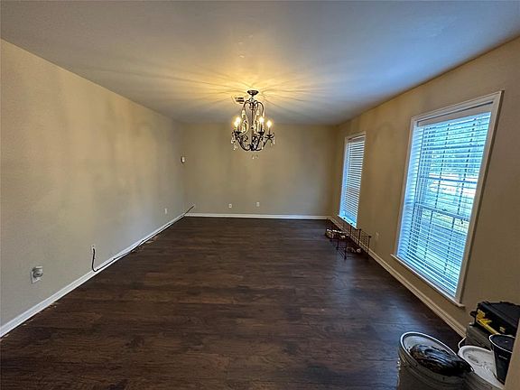3rd image of 1011 Whitestone Lane