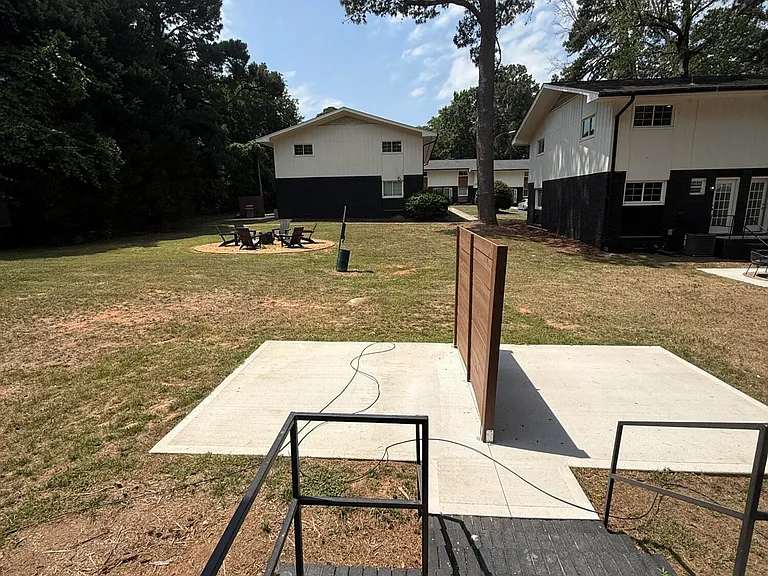 708 Hawes Ct #A — Photo 12