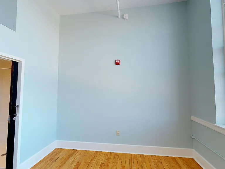 75 Bank St #216 — Photo 5
