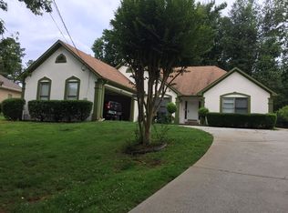 5880 Elm Tree Dr, Buford, GA 30518