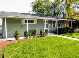 22 Grow Ln, Streamwood, IL 60107