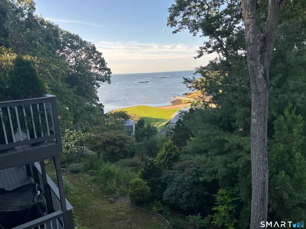 24 Harbour Village #D, Branford, CT 06405
