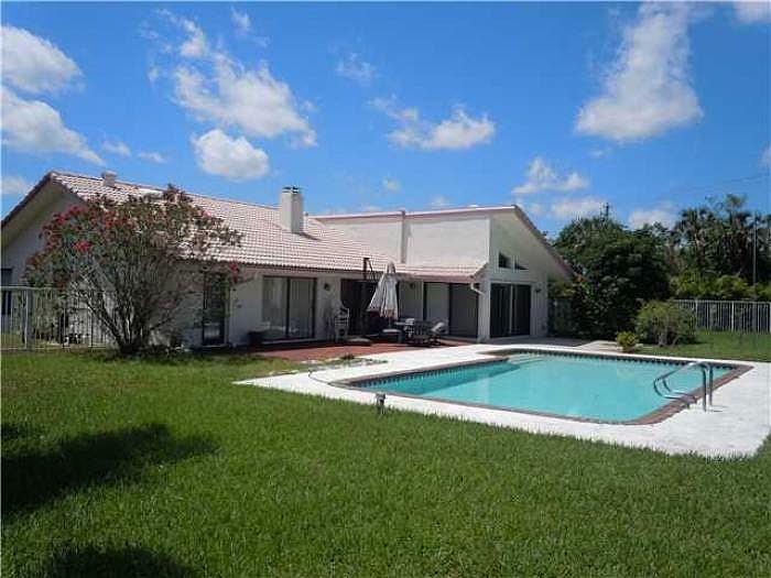 2nd image of 21047 Escondido Way