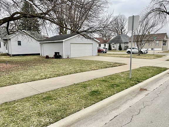 2nd image of 1022 Creve Coeur St