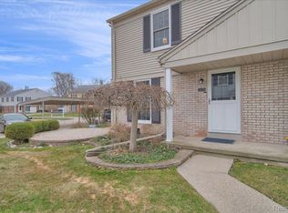 24026 Meadow Bridge Dr, Clinton Township, MI 48035