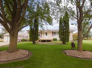 517 Sunset Blvd, Rowley, IA 52329