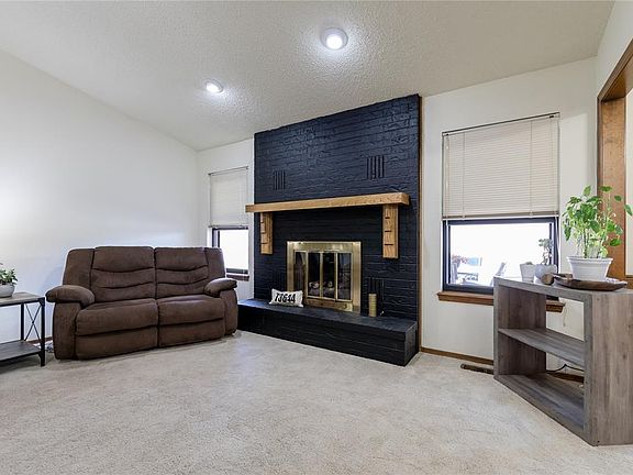 2nd image of 403 Kimberly Dr