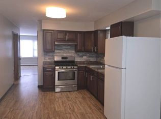 319 Kathleen Dr APT 1, Elgin, IL 60123
