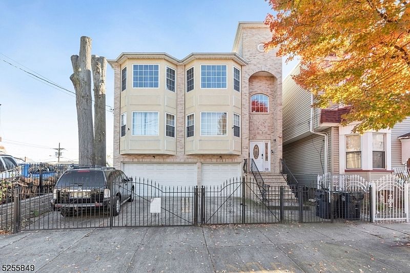 1st image of 84-86 Lincoln Ave