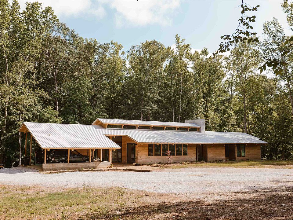 1st image of 215 Cypress Chase Dr