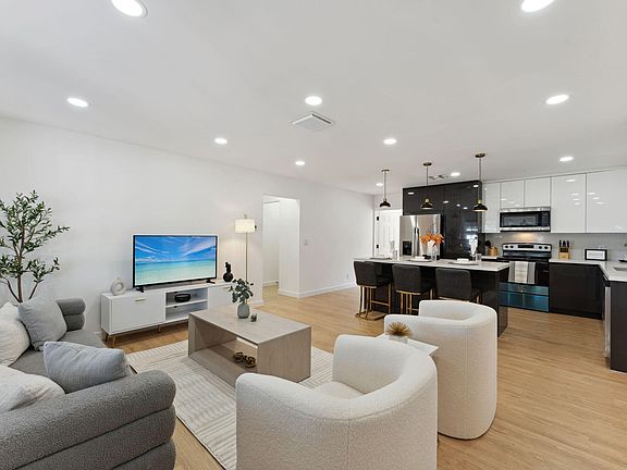 4th image of 2110 Bimini Drive