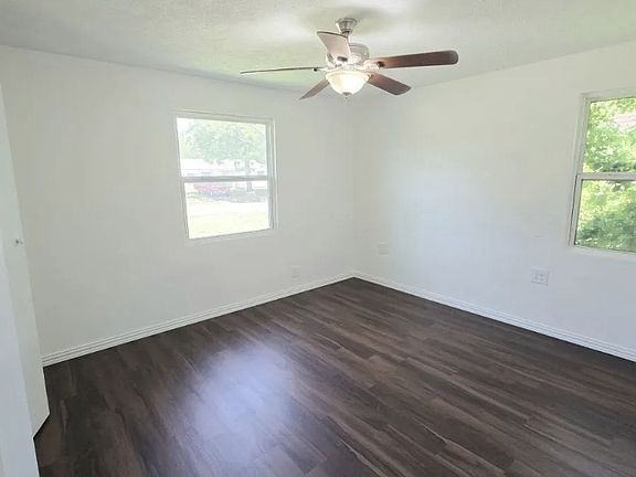 3rd image of 2616 Marbella Ln