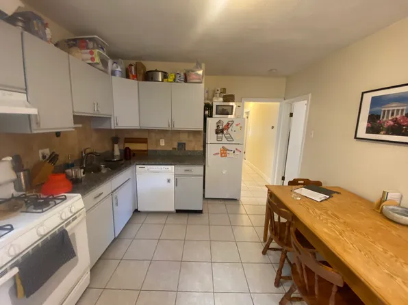 85 Yorktown St #1, Somerville, MA 02144