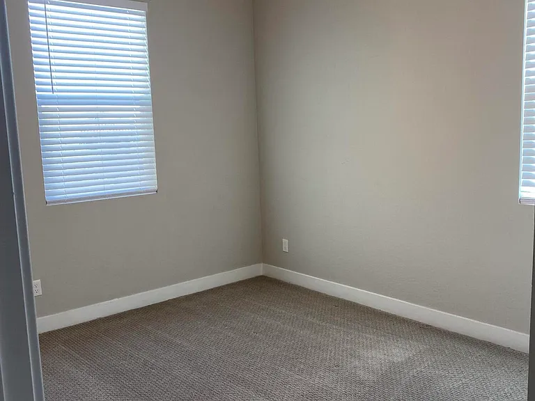 21065 W Elm Way Ct — Photo 19