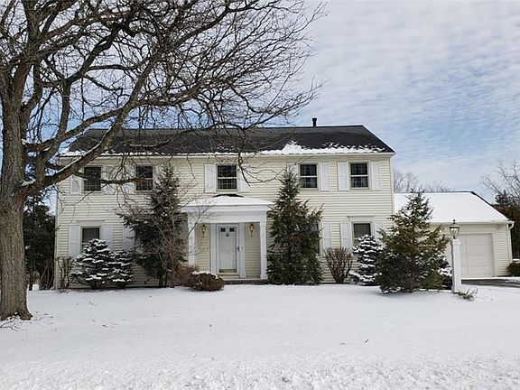 2nd image of 104 Old Lyme Rd