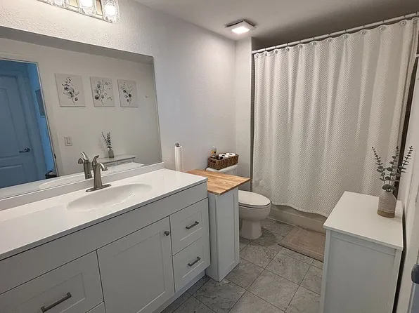 500 NE 29th St APT 804, Miami, FL 33137