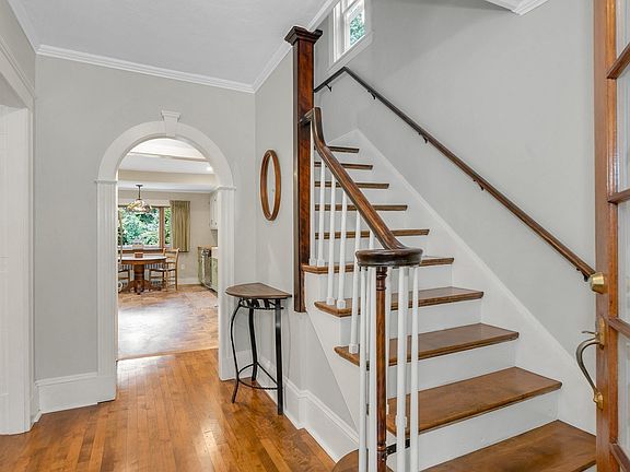 3rd image of 30 Woodrow Ave