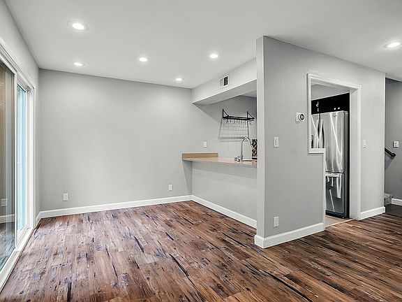 4th image of 1129 San Ramon Valley Blvd