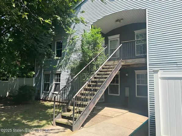 38 Pond Way #A, Staten Island, NY 10303