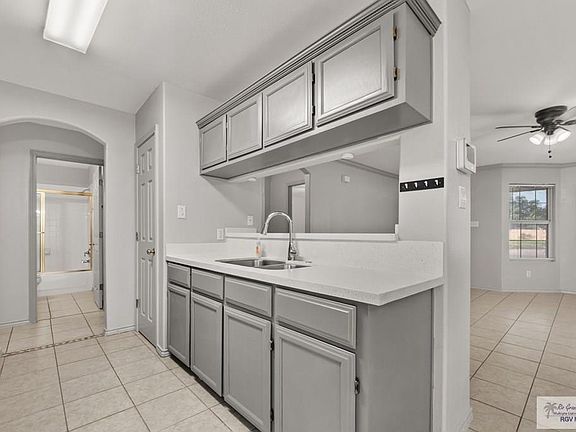 5th image of 2824 Parkview Ln