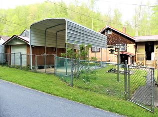 102 21 Row Hollow Rd, Oceana, WV 24870