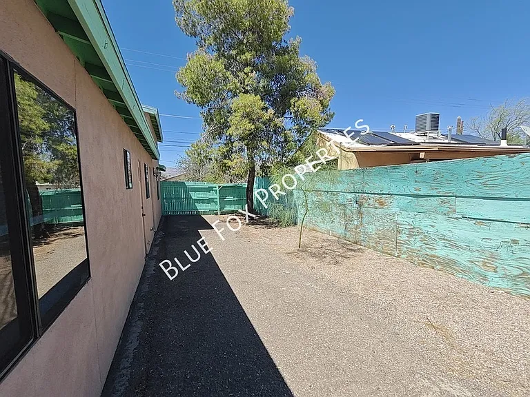 3318 E Bellevue St #B — Photo 41