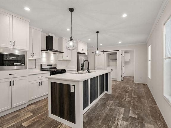 4th image of 36 Cheryl Ln
