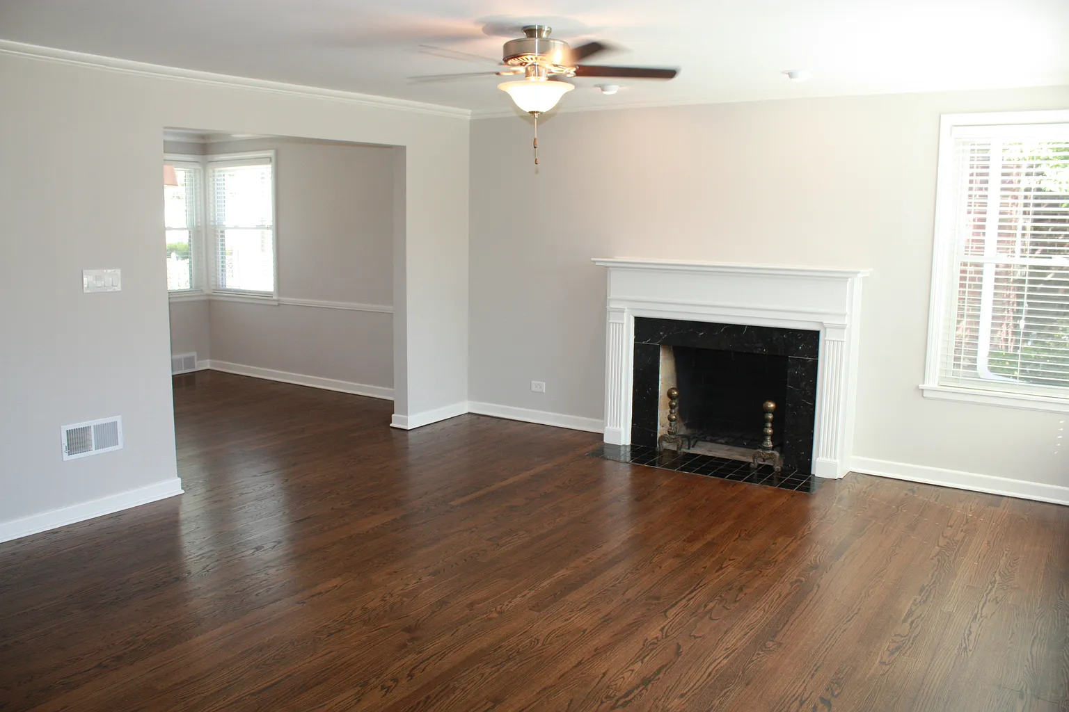 361 E South St photo 1
