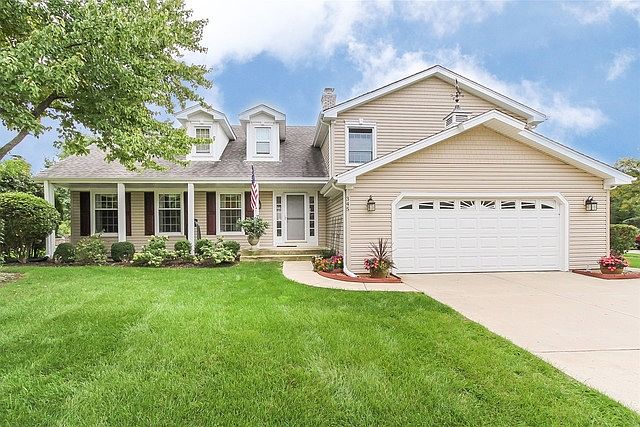1st image of 345 Castlewood Ct
