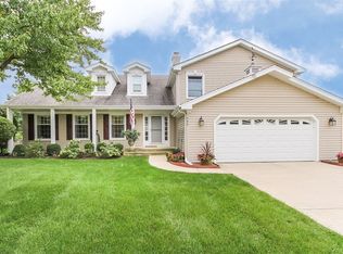 345 Castlewood Ct, Hoffman Estates, IL 60067