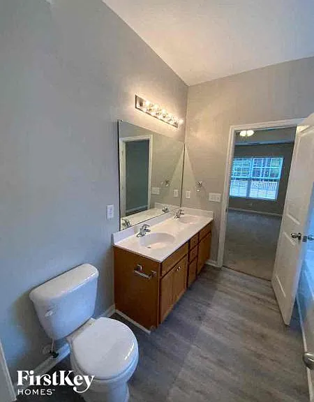 918 Laurel Oak Ln — Photo 13