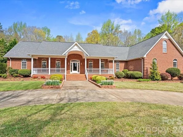 299 Fairway Ln, Pageland, SC 29728