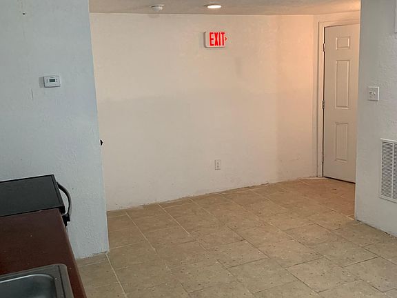 4th image of 1700 Wyoming Ave #A6