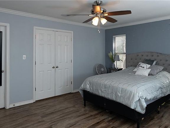 4th image of 2200 Castlewood Trl