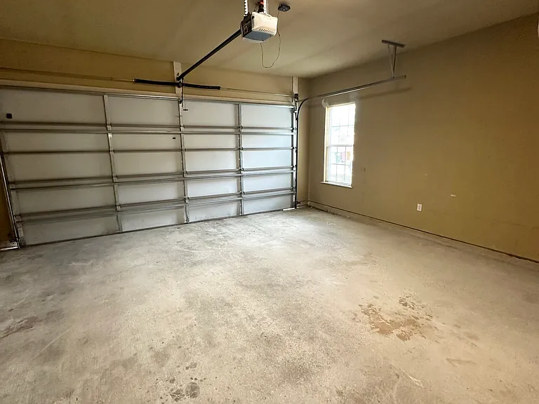 307 Sophie St — Photo 12