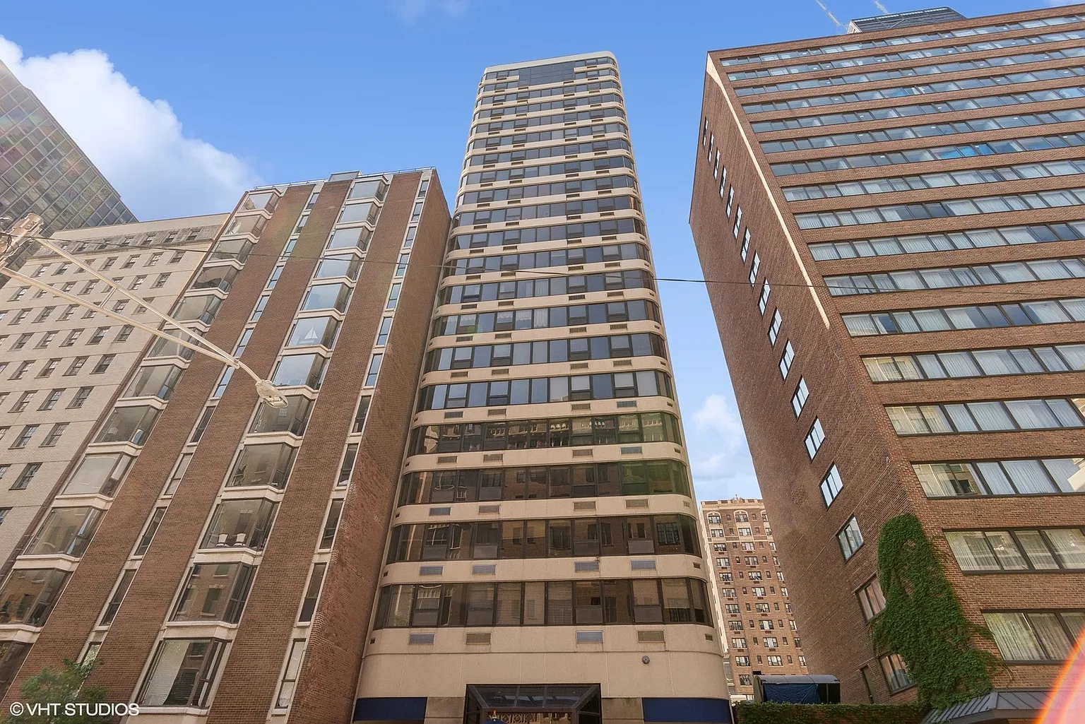 221 E Walton Pl APT 5B photo 1