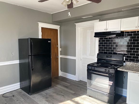 3rd image of 3214 N Hoyne Ave APT 2F