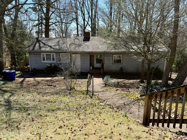 313 W Outer Dr, Oak Ridge, TN 37830