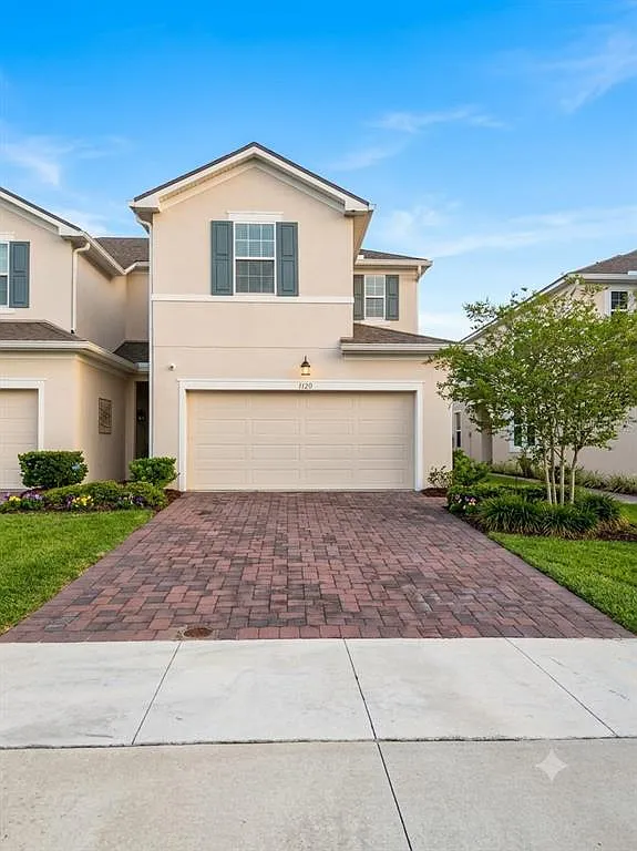3 bed, 2.5 bath, 1704 sqft, $2,350 — Photo 1