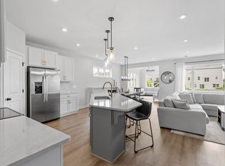 8025 Walnut Ln, Hamel, MN 55340