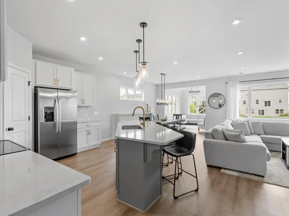 8025 Walnut Ln, Hamel, MN 55340