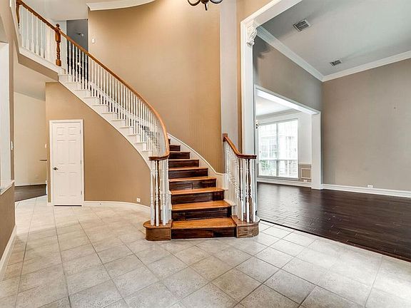 4th image of 1869 Hathaway Ln