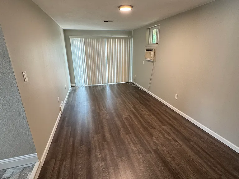 1054 Leyden St — Photo 32