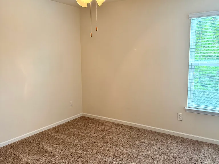74 Parkside Dr — Photo 19